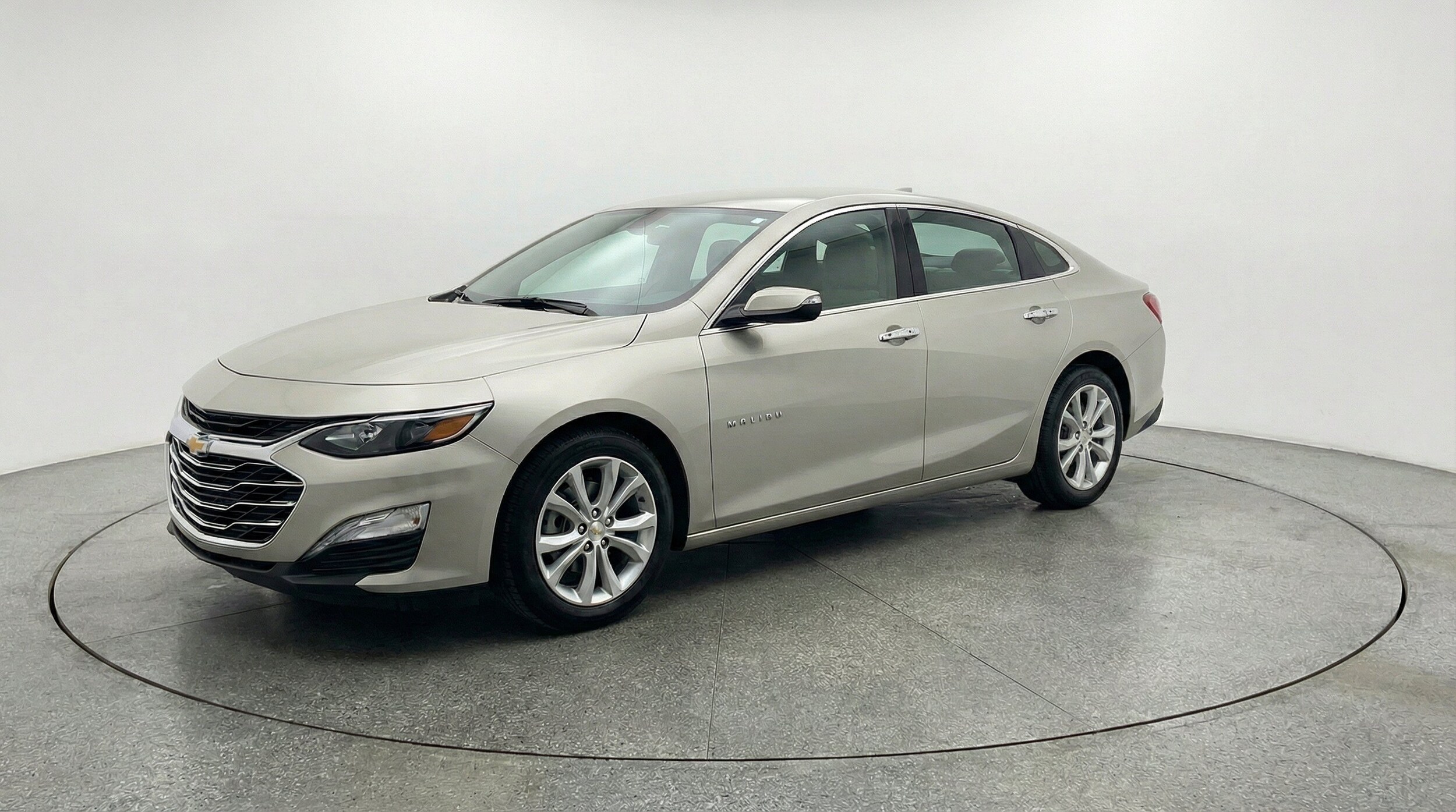 Thumbnail: 2024 Chevrolet Malibu - 3