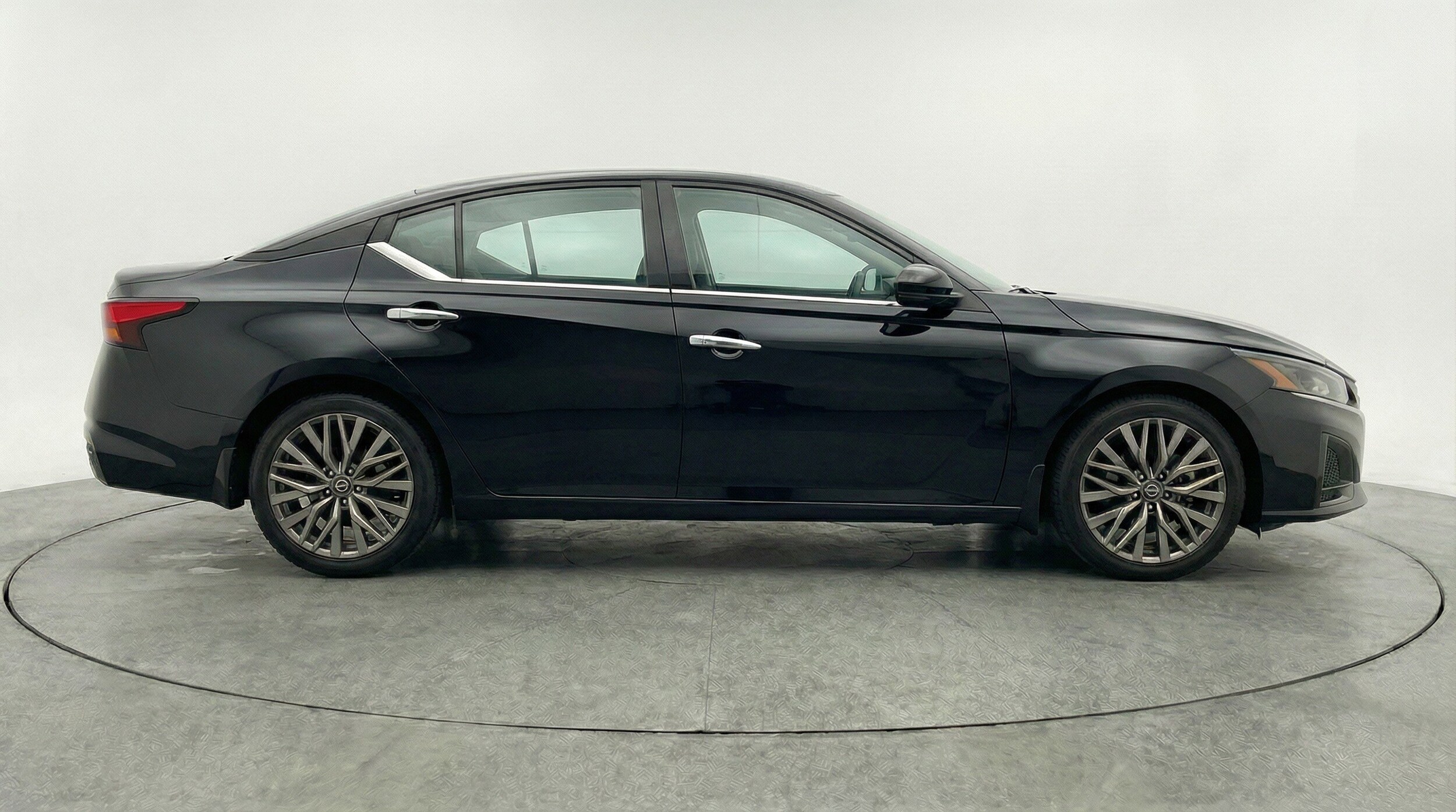 Thumbnail: 2025 Nissan Altima - 11