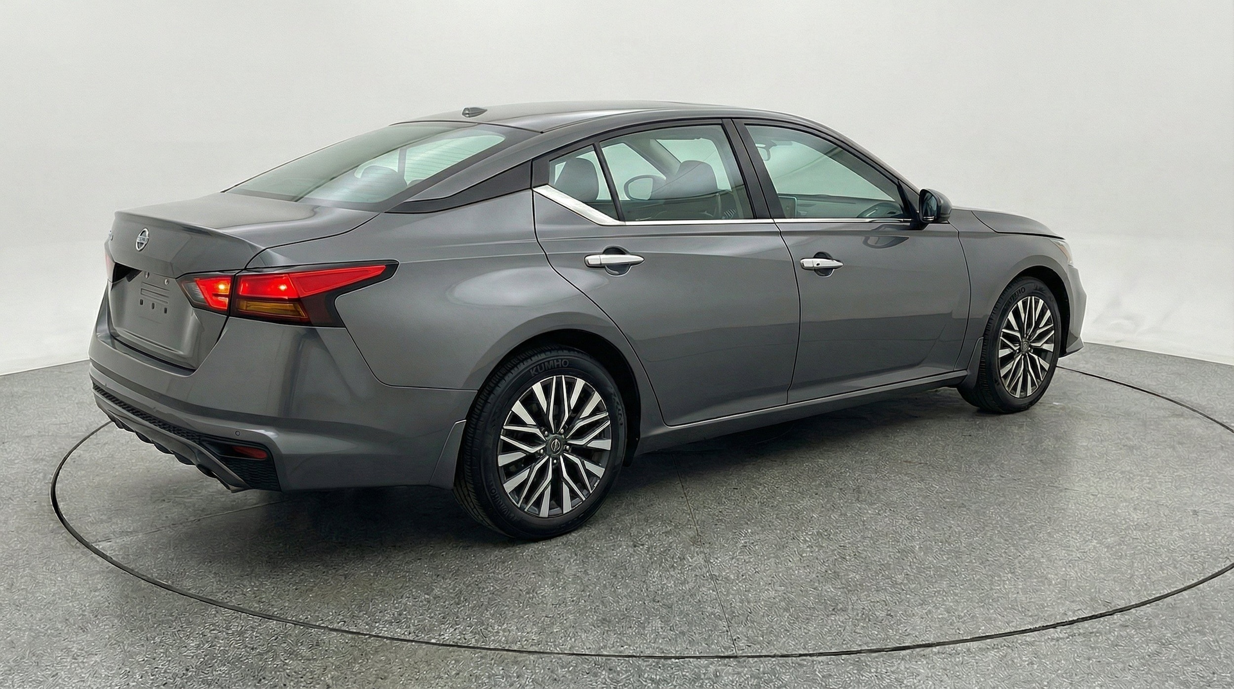Thumbnail: 2025 Nissan Altima - 9