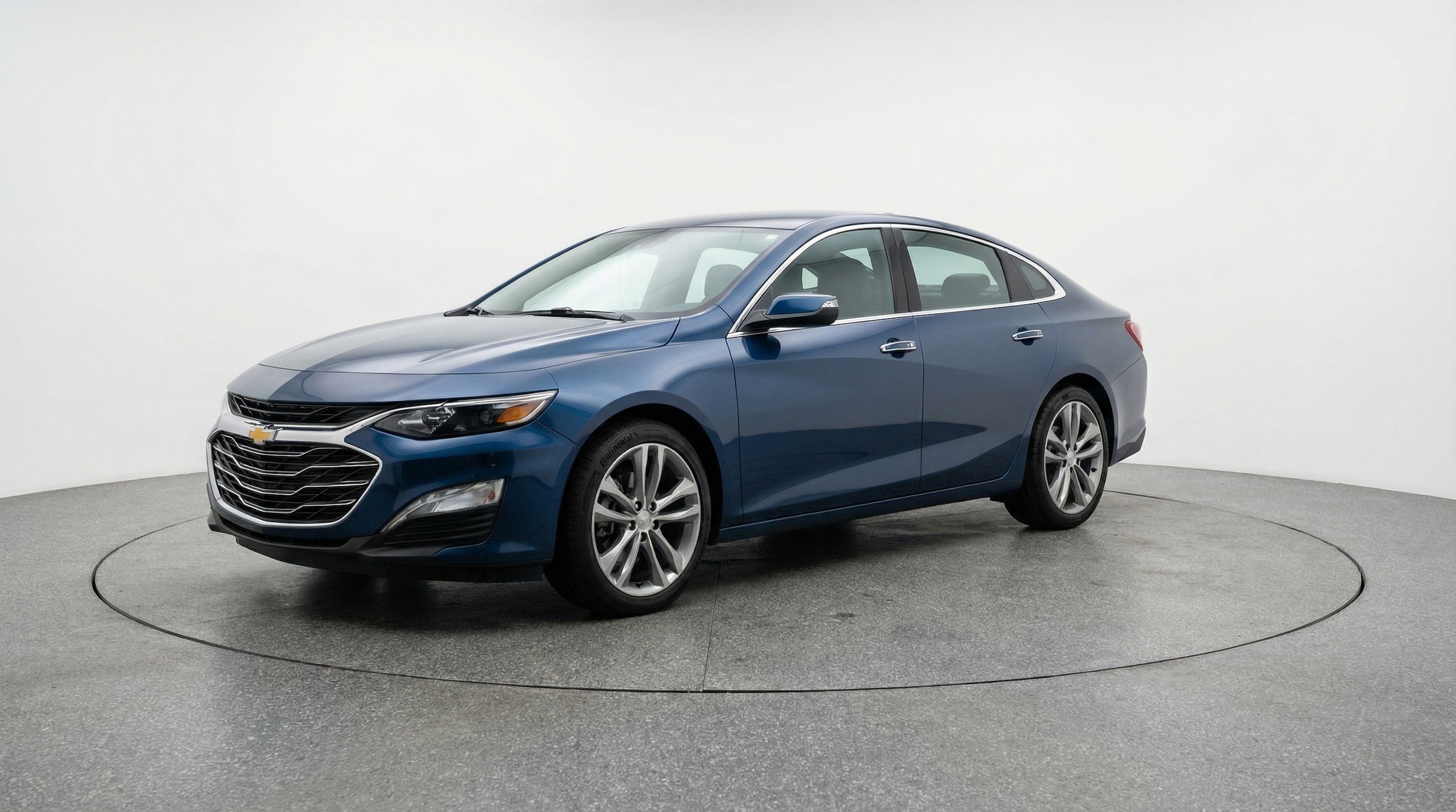 Thumbnail: 2024 Chevrolet Malibu - 3