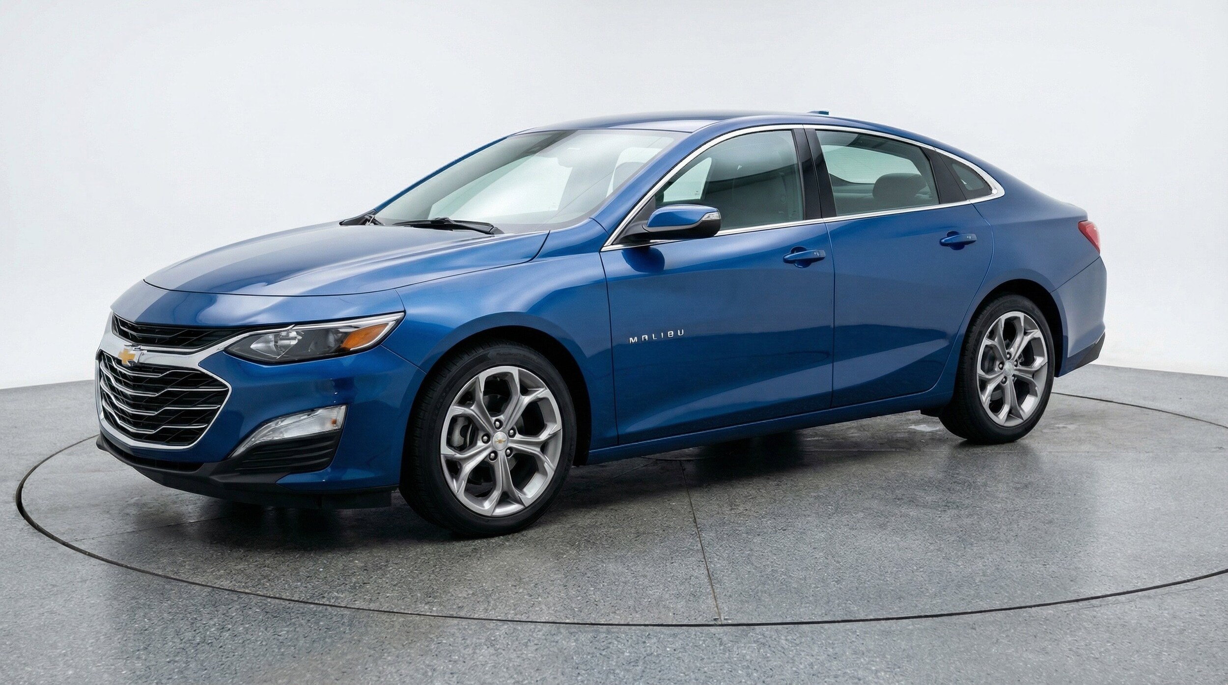 Thumbnail: 2024 Chevrolet Malibu - 3