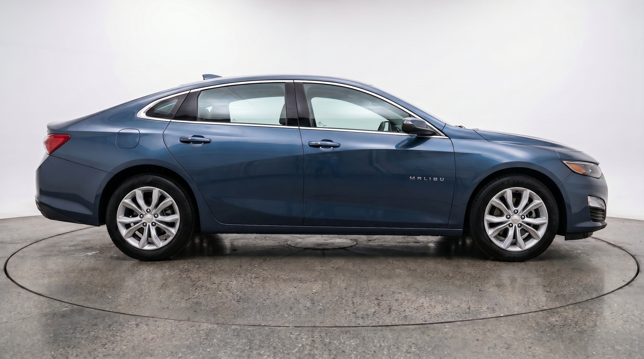 Thumbnail: 2024 Chevrolet Malibu - 11