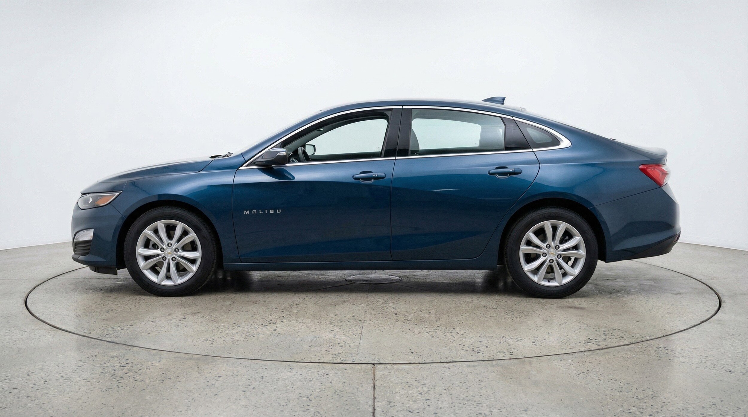 Thumbnail: 2024 Chevrolet Malibu - 5