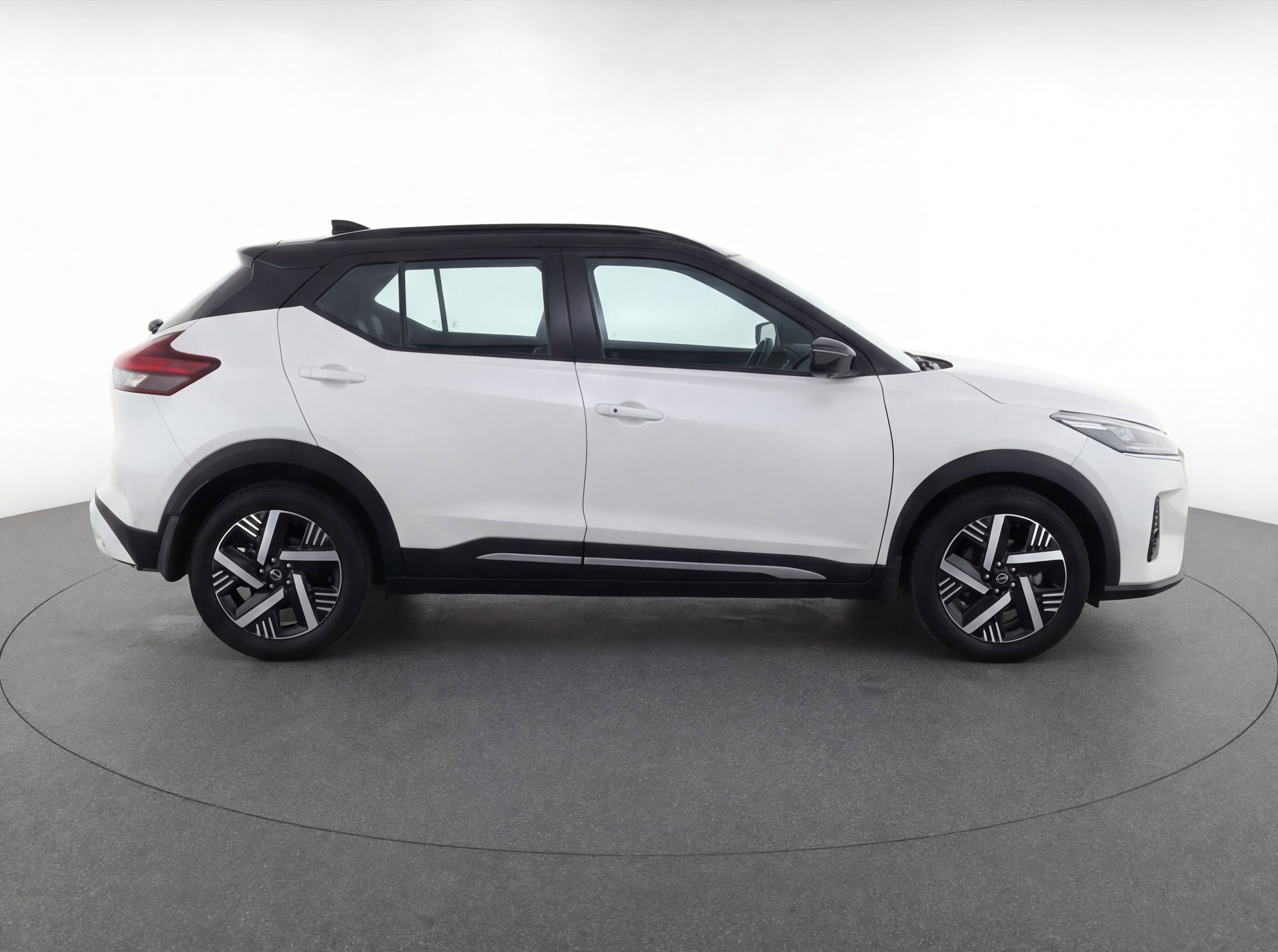 Thumbnail: 2025 Nissan Kicks - 11