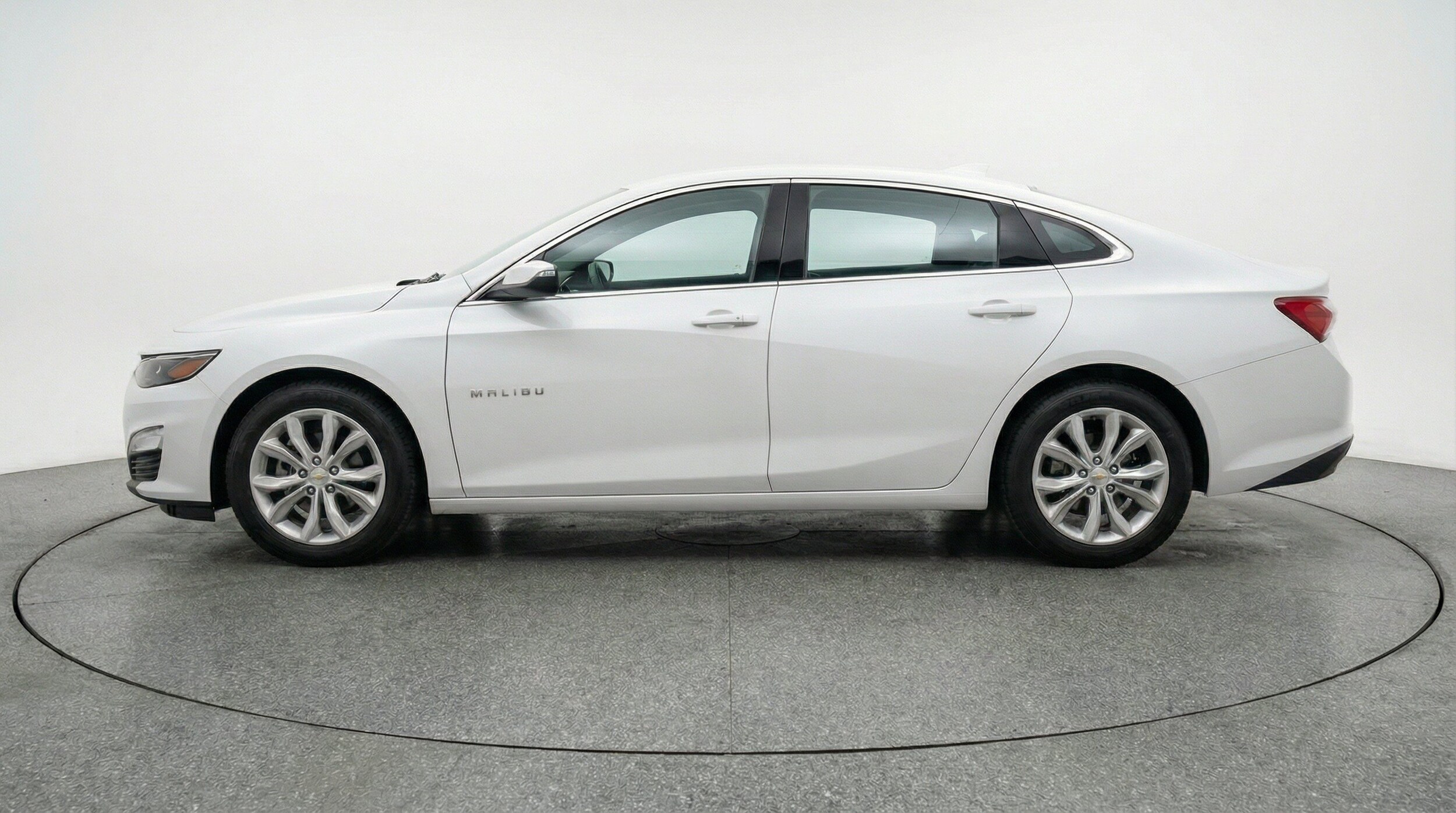 Thumbnail: 2024 Chevrolet Malibu - 5