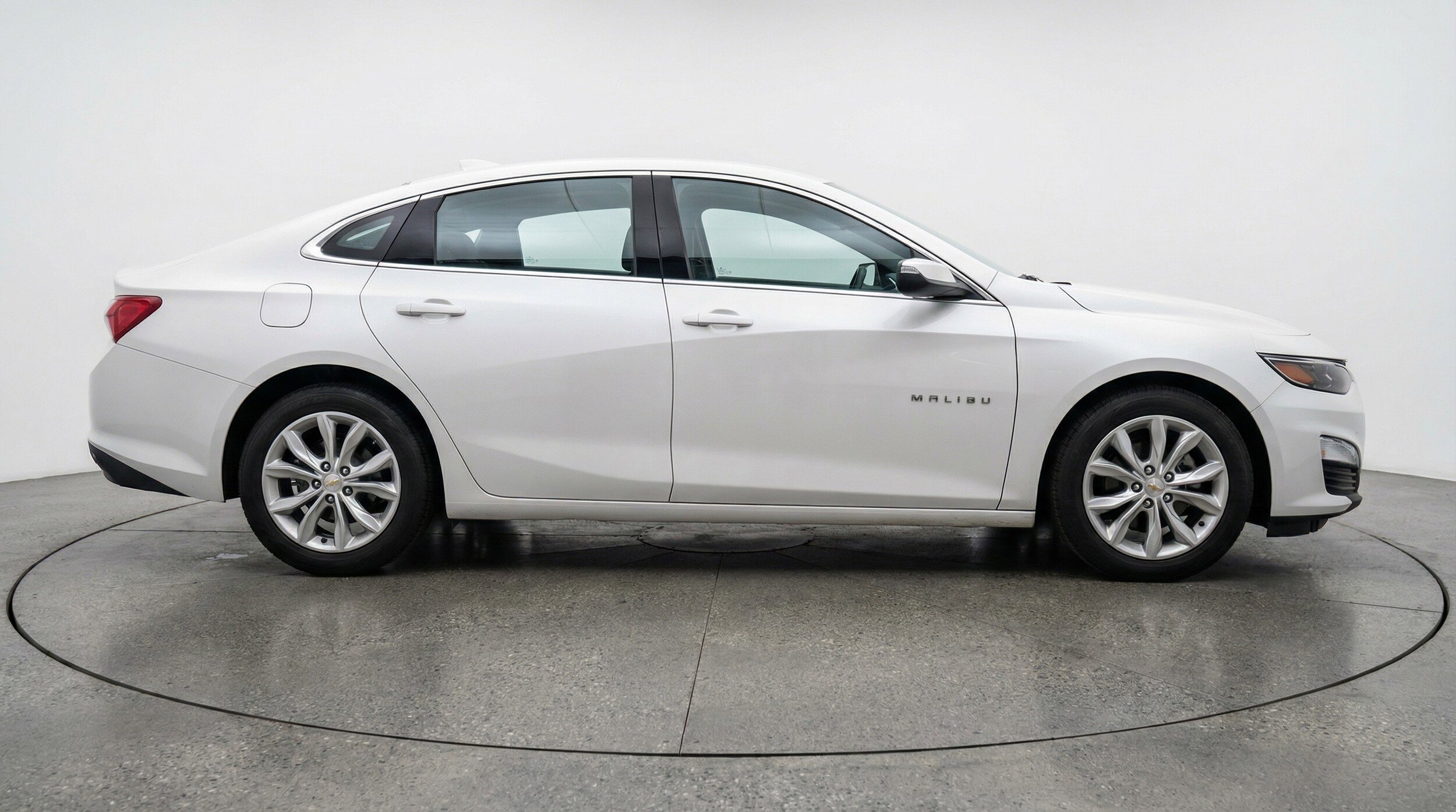 Thumbnail: 2024 Chevrolet Malibu - 11