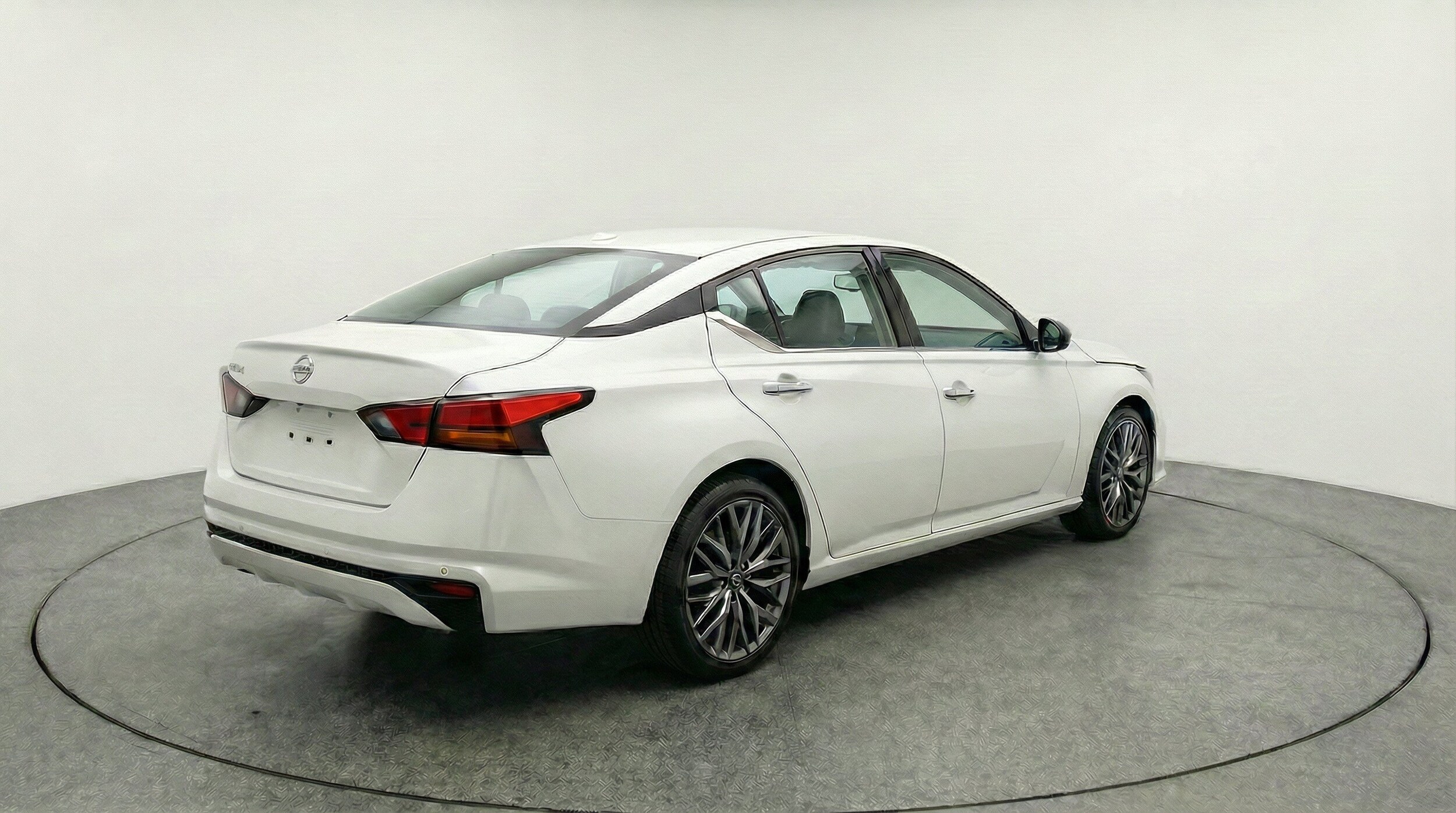 Thumbnail: 2025 Nissan Altima - 9