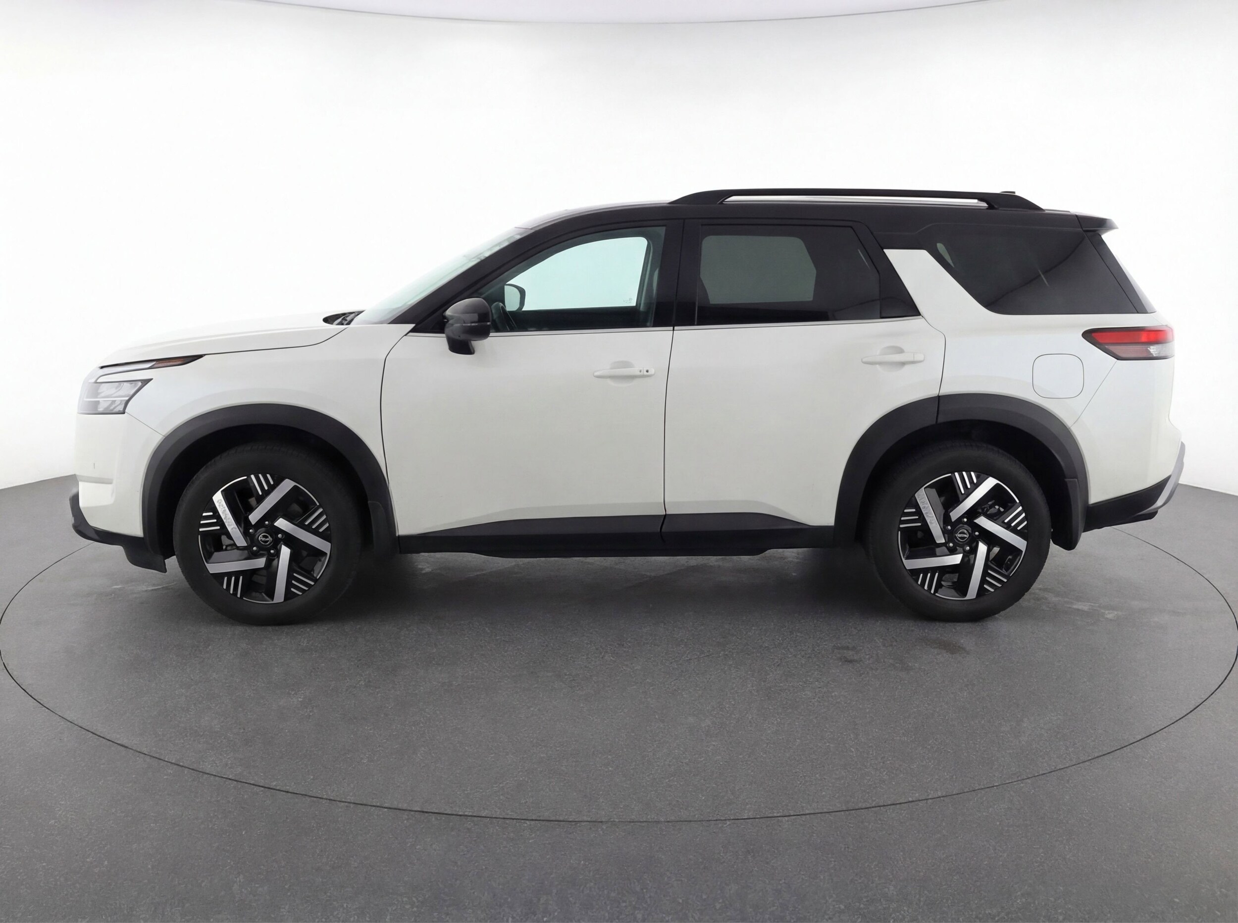 Thumbnail: 2025 Nissan Kicks - 5