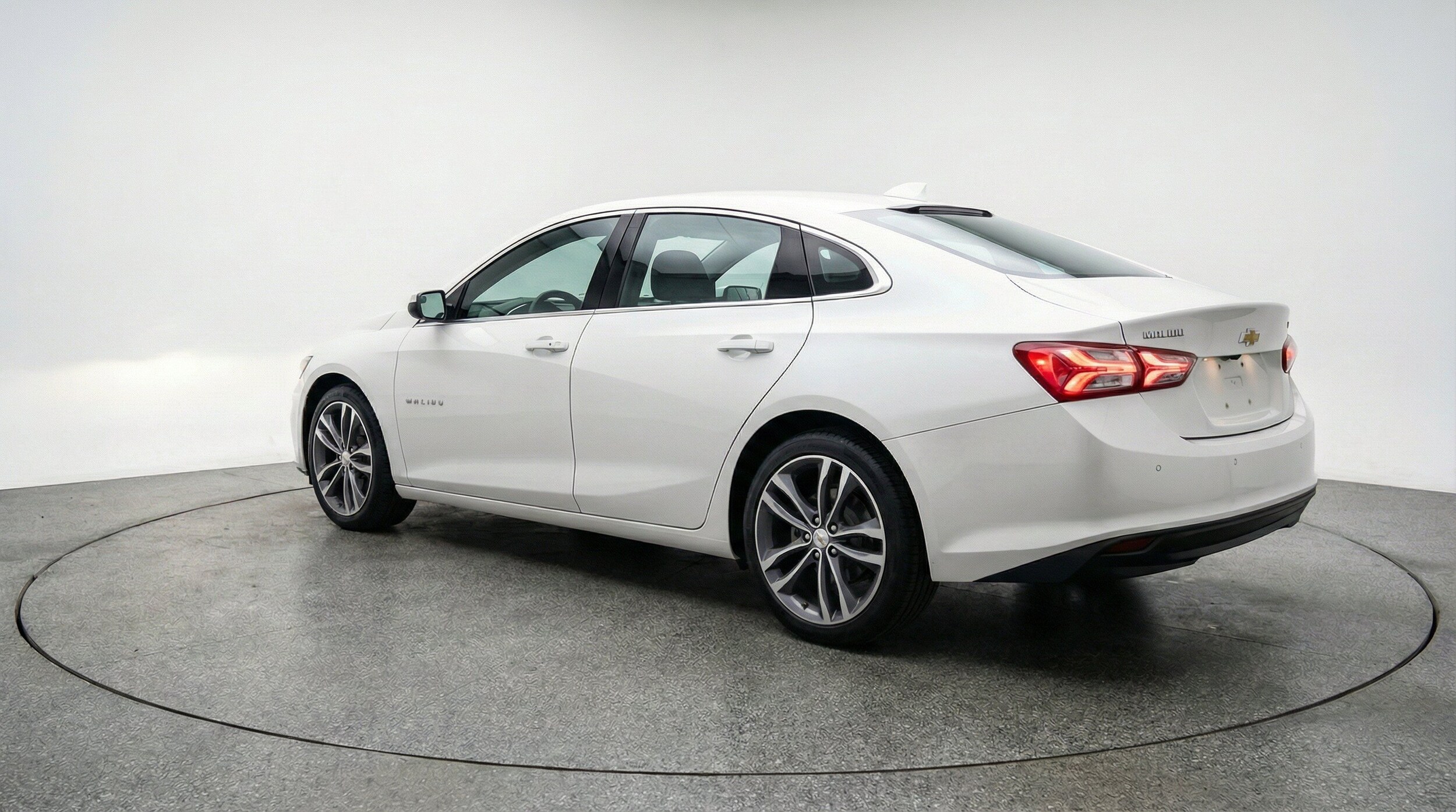 Thumbnail: 2024 Chevrolet Malibu - 6