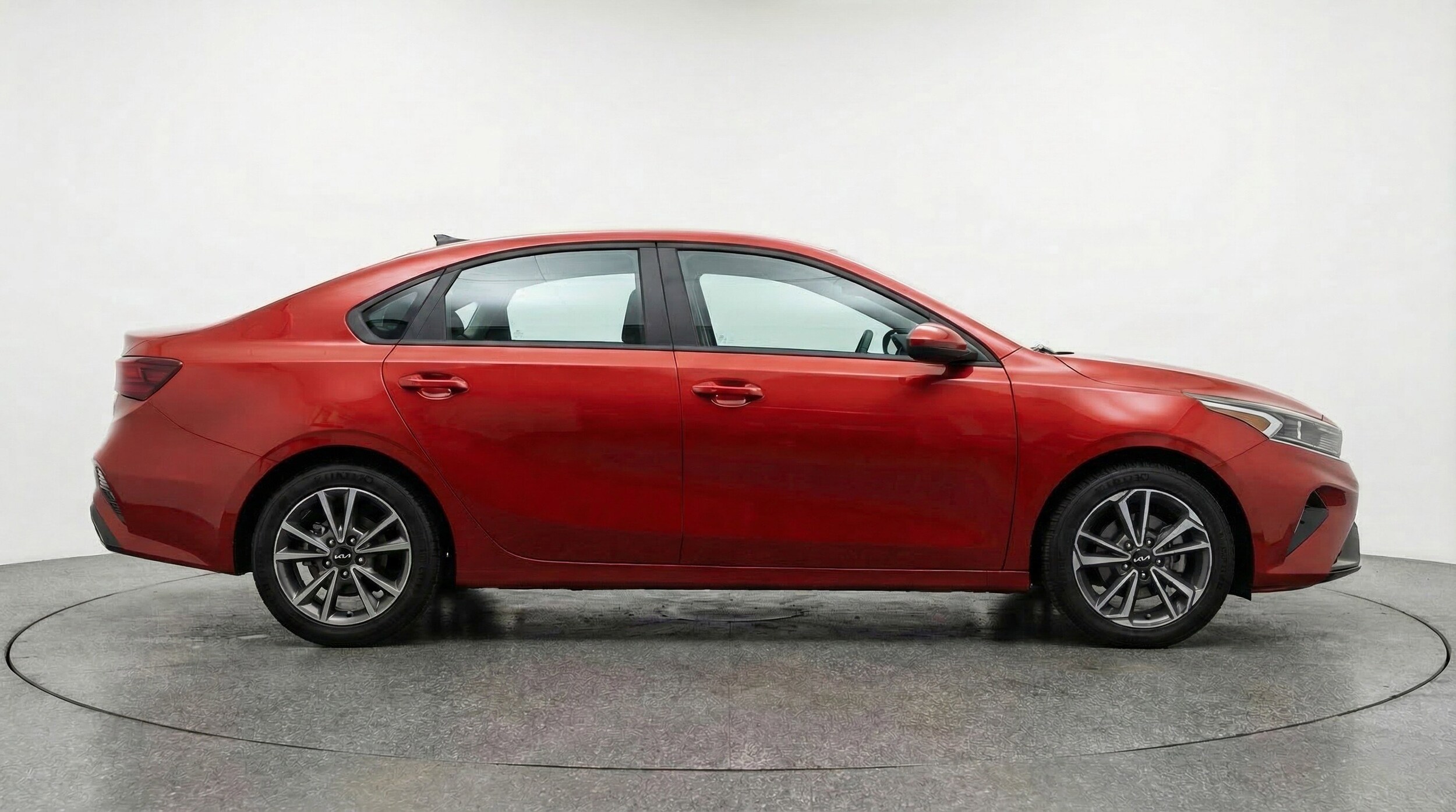 Thumbnail: 2024 Kia Forte - 11