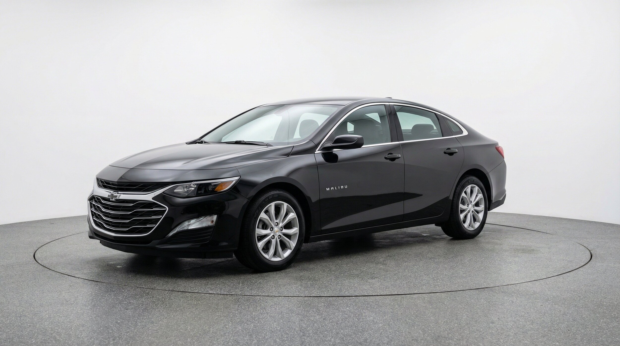 Thumbnail: 2024 Chevrolet Malibu - 3