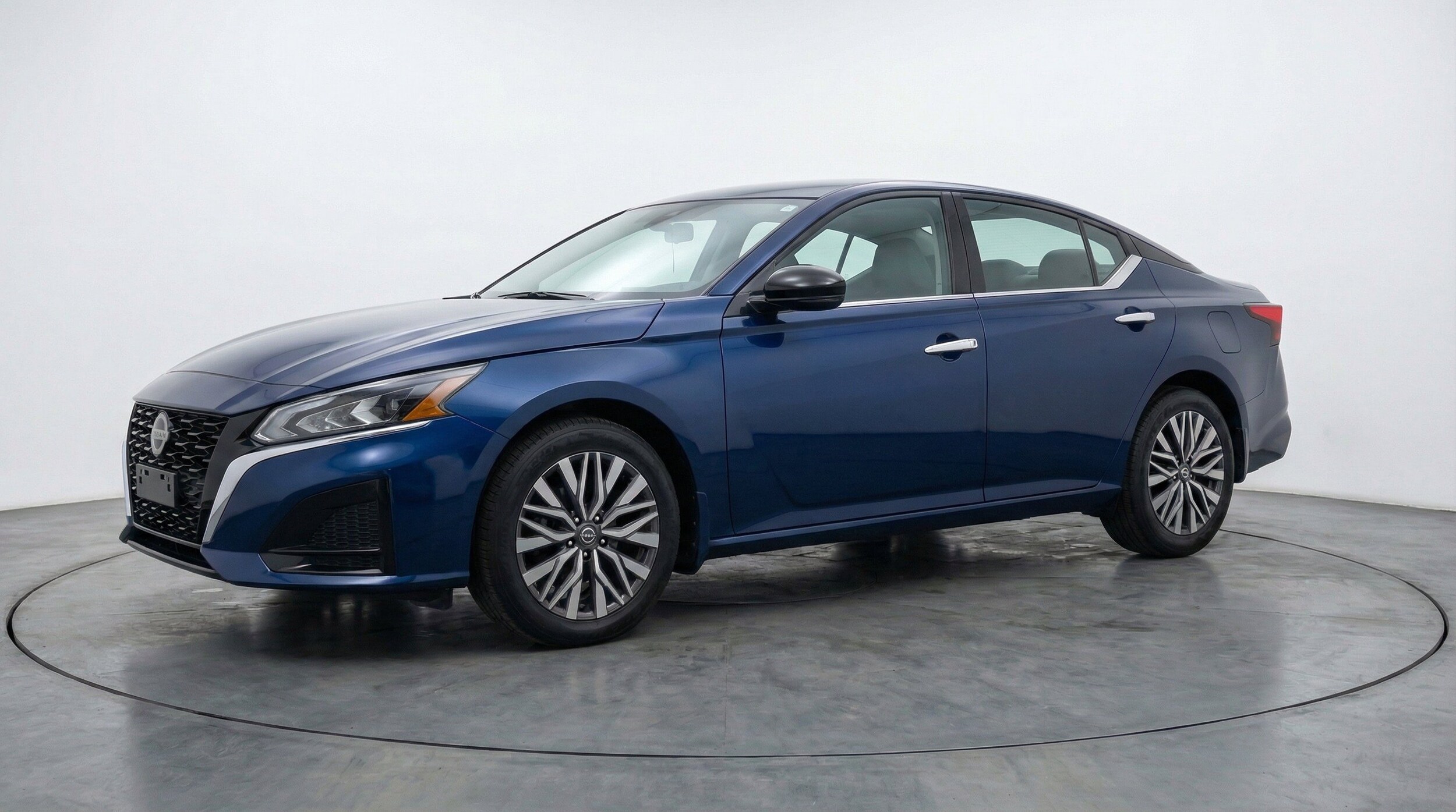 Thumbnail: 2025 Nissan Altima - 3