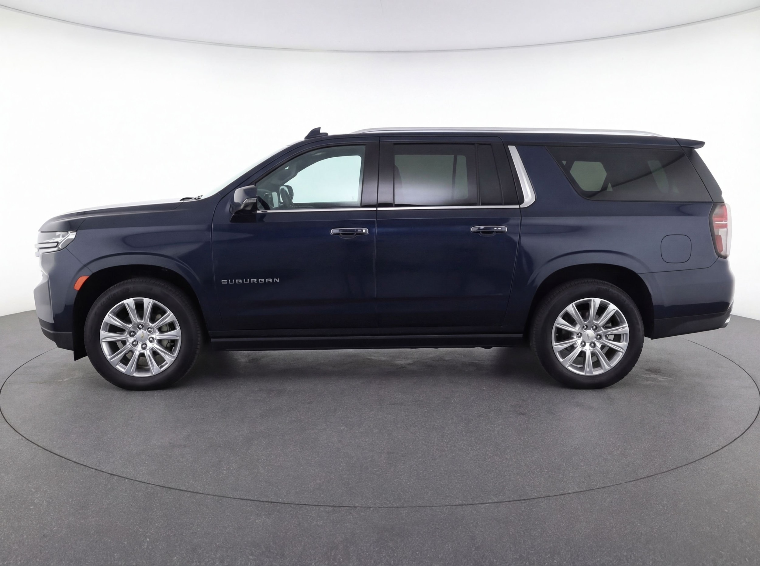 Thumbnail: 2023 Chevrolet Suburban - 5