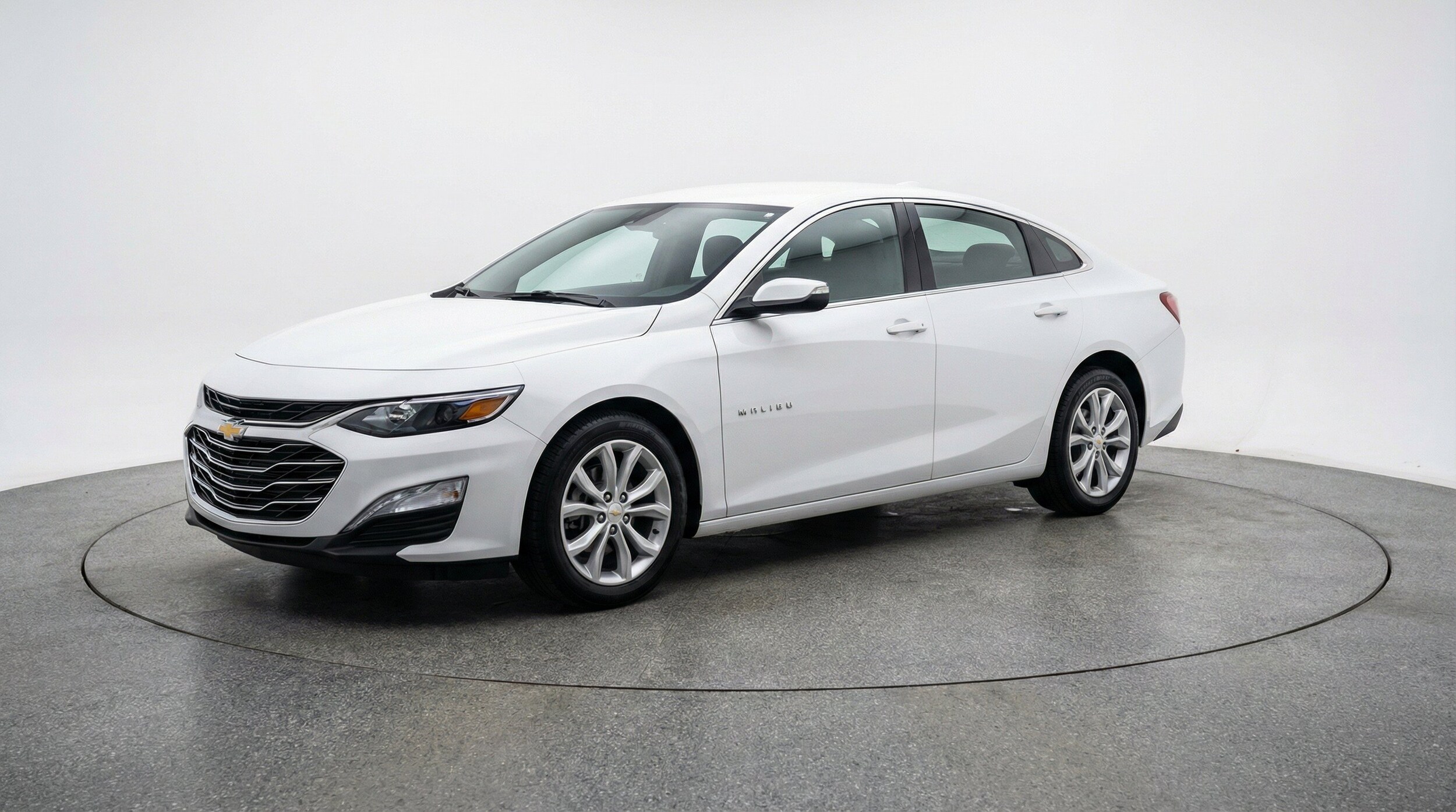 Thumbnail: 2024 Chevrolet Malibu - 3