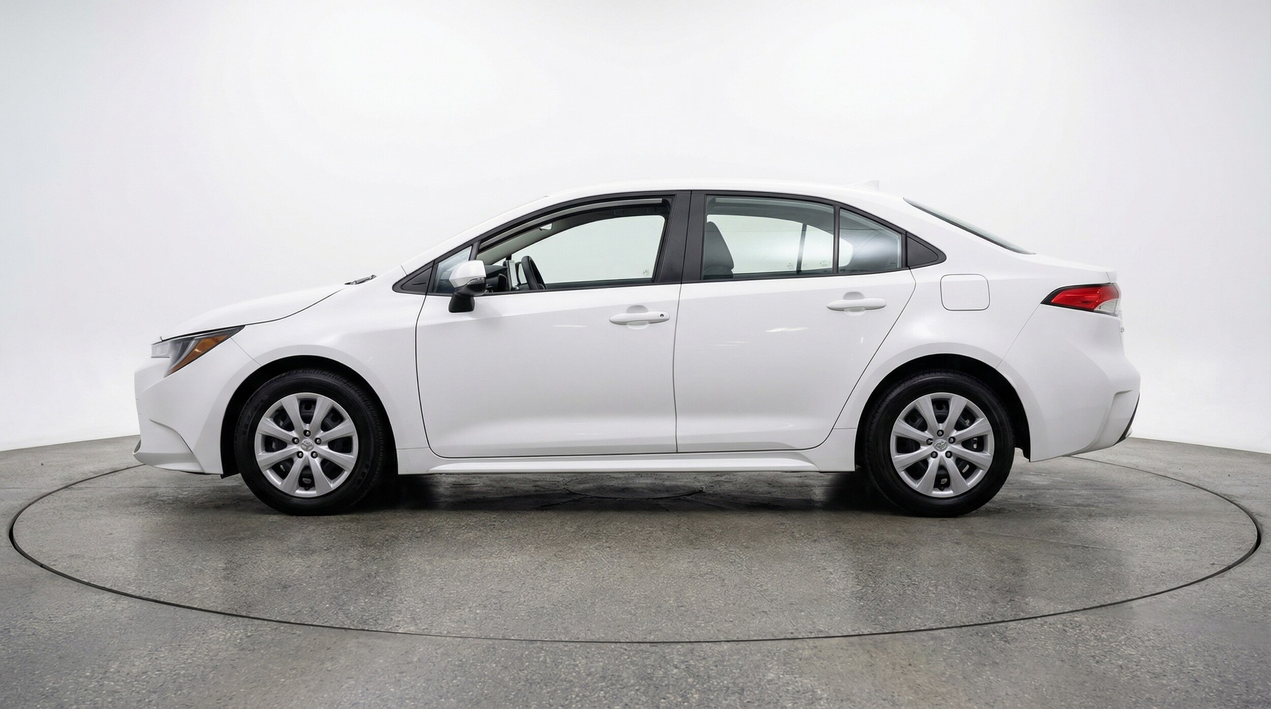 Thumbnail: 2025 Toyota Corolla - 4