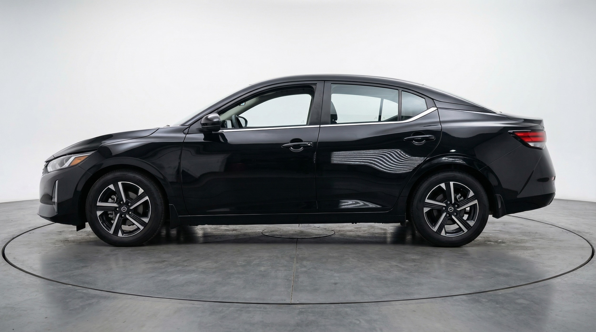 Thumbnail: 2025 Nissan Sentra - 4