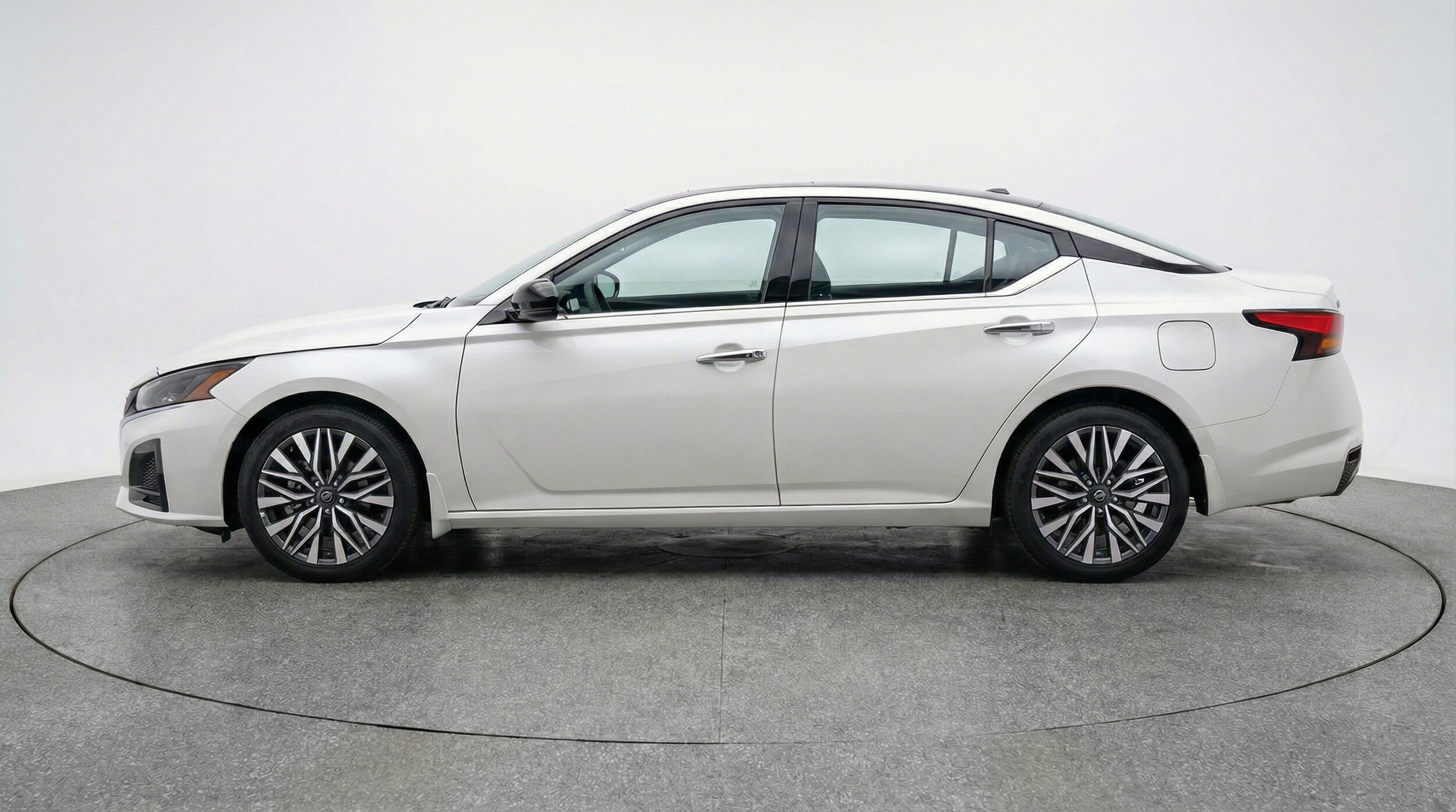 Thumbnail: 2025 Nissan Altima - 4