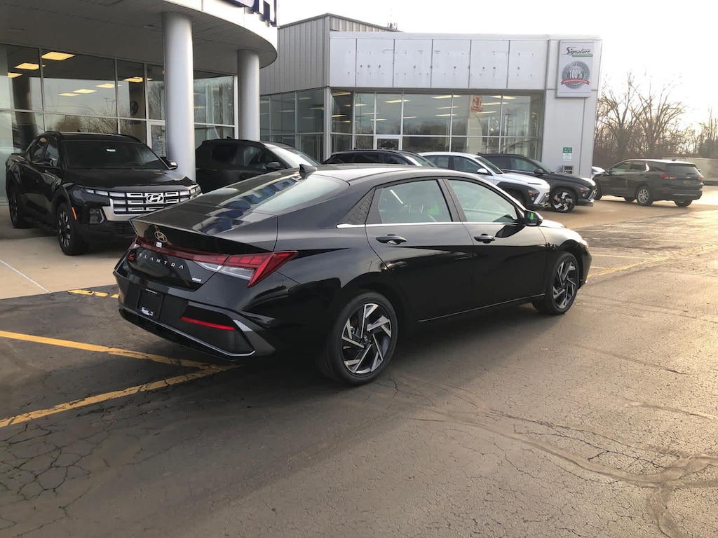 New 2026 Hyundai Elantra Hybrid Limited Sedan