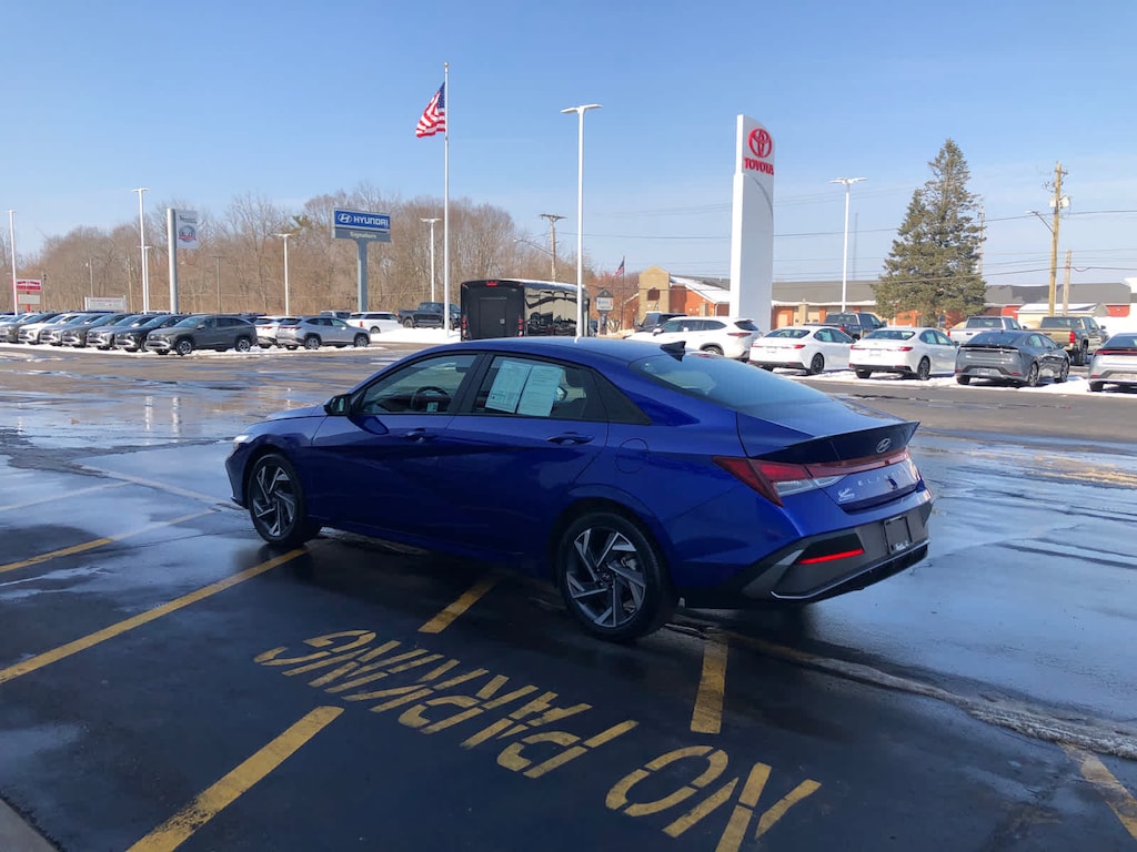Certified 2025 Hyundai Elantra SEL Sport IVT