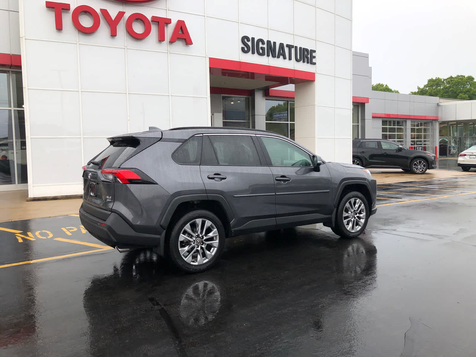 Certified 2024 Toyota RAV4 XLE Premium with VIN 2T3A1RFV7RC396530 for sale in Benton Harbor, MI