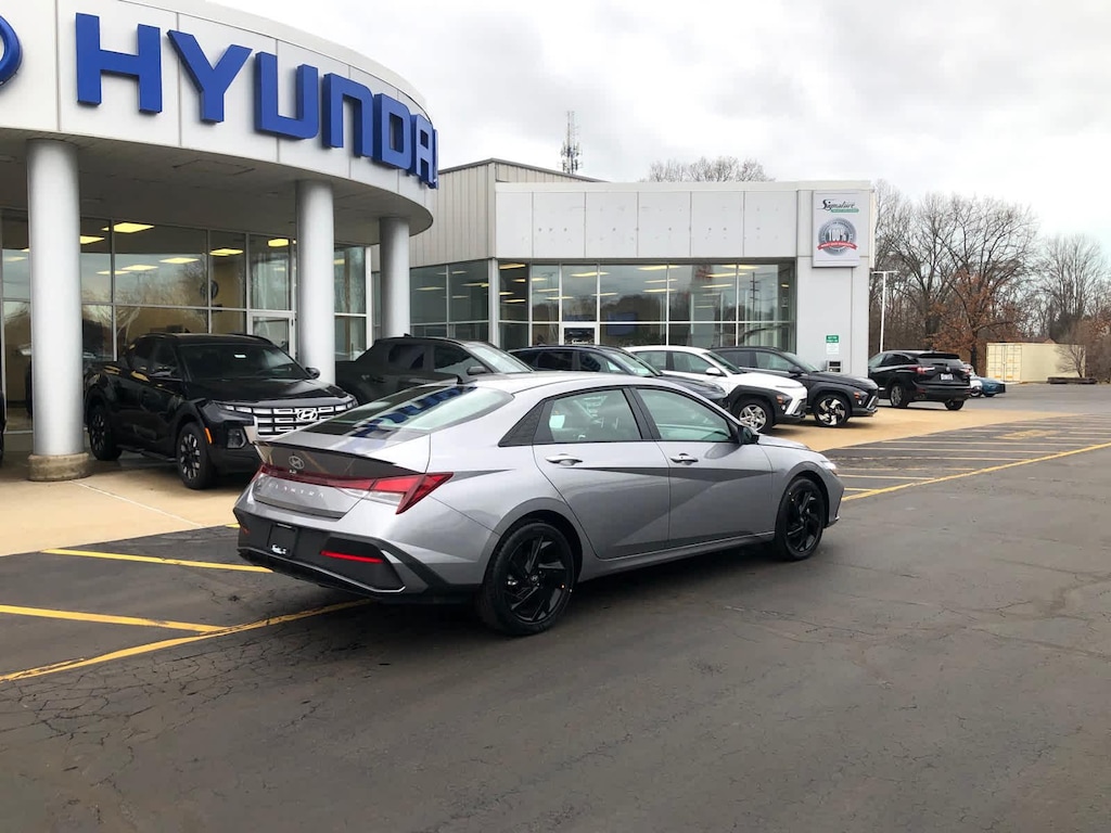 New 2026 Hyundai Elantra SEL Sport IVT