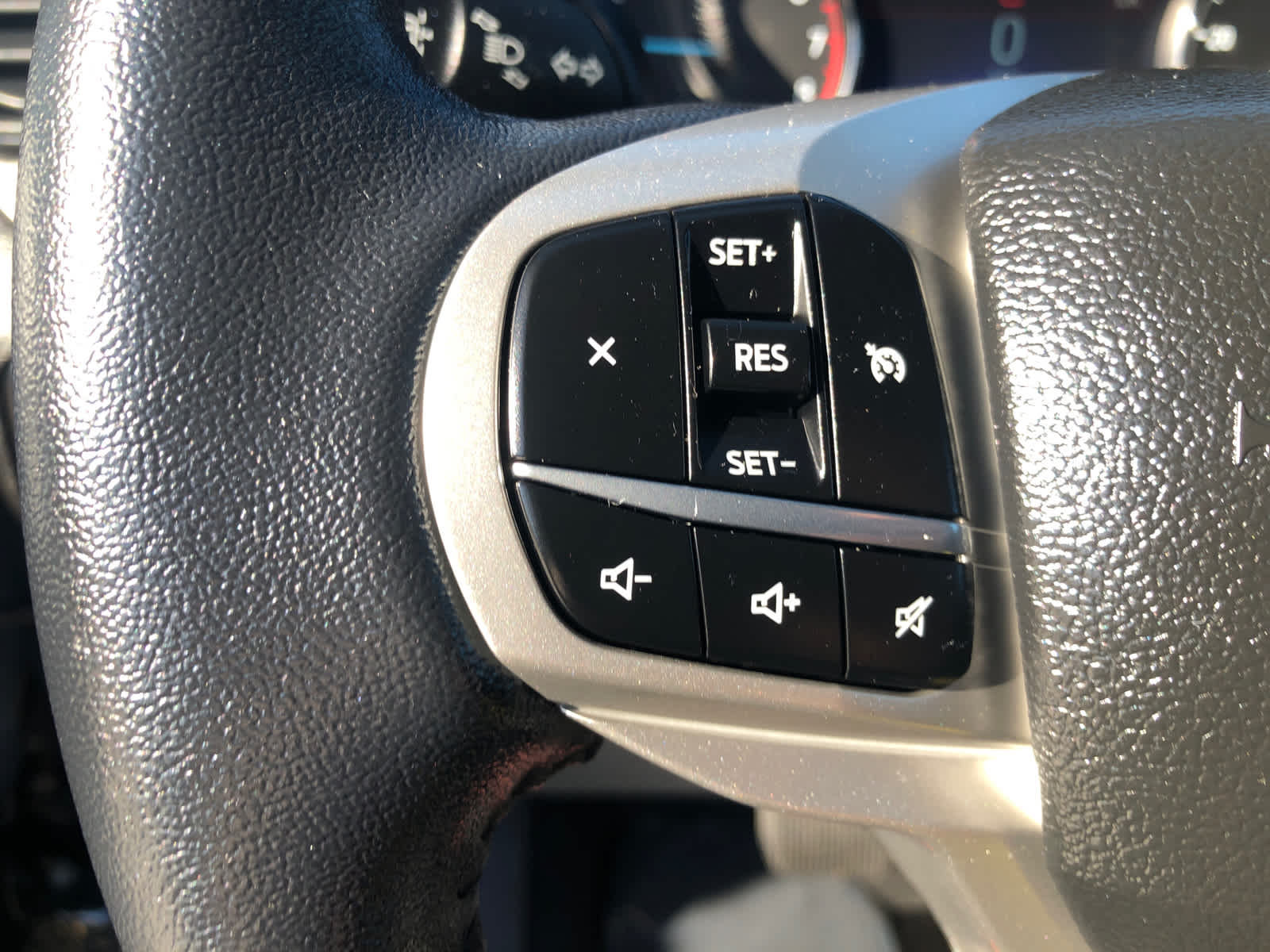 2023 Ford Explorer XLT - Photo 6