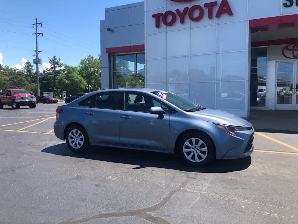 Used 2021 Toyota Corolla LE with VIN 5YFEPMAEXMP249937 for sale in Benton Harbor, MI