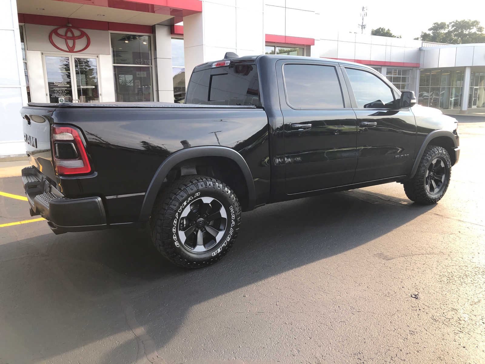 Used 2019 RAM Ram 1500 Pickup Rebel with VIN 1C6SRFLT3KN583796 for sale in Benton Harbor, MI