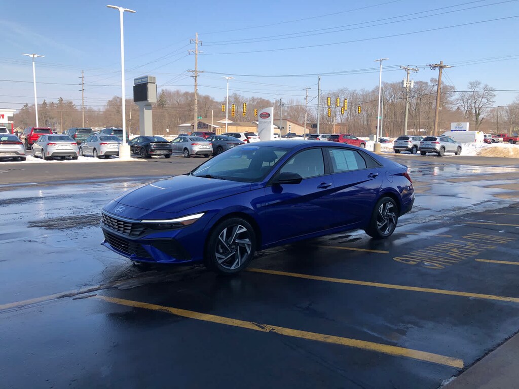 Certified 2025 Hyundai Elantra SEL Sport IVT
