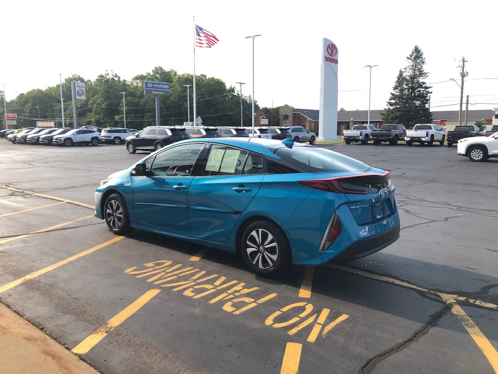 Used 2017 Toyota Prius Prime Advanced (SE)