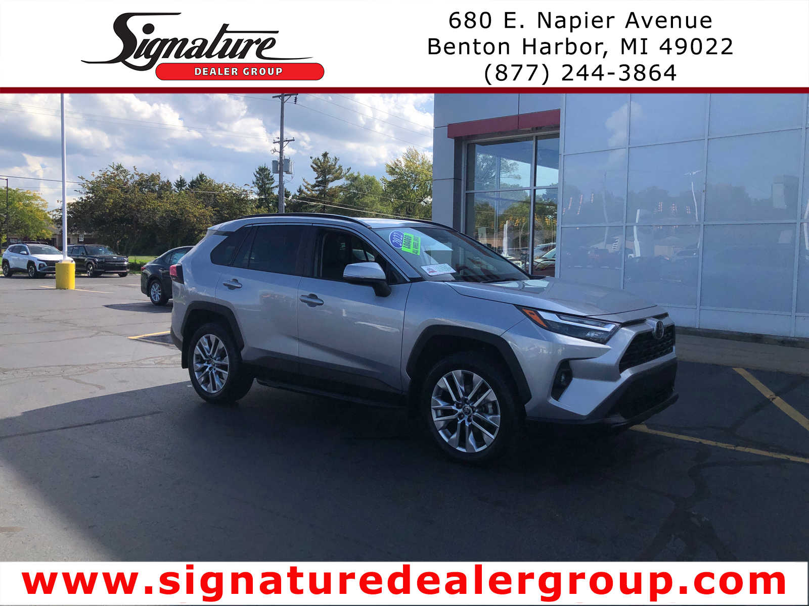 2022 Toyota RAV4 XLE Premium's photo