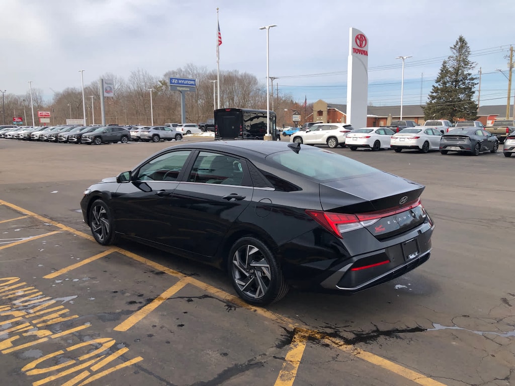 Certified 2024 Hyundai Elantra Limited IVT