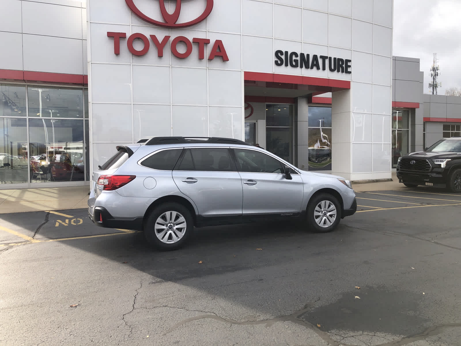 Used 2018 Subaru Outback Base with VIN 4S4BSAAC7J3250641 for sale in Benton Harbor, MI