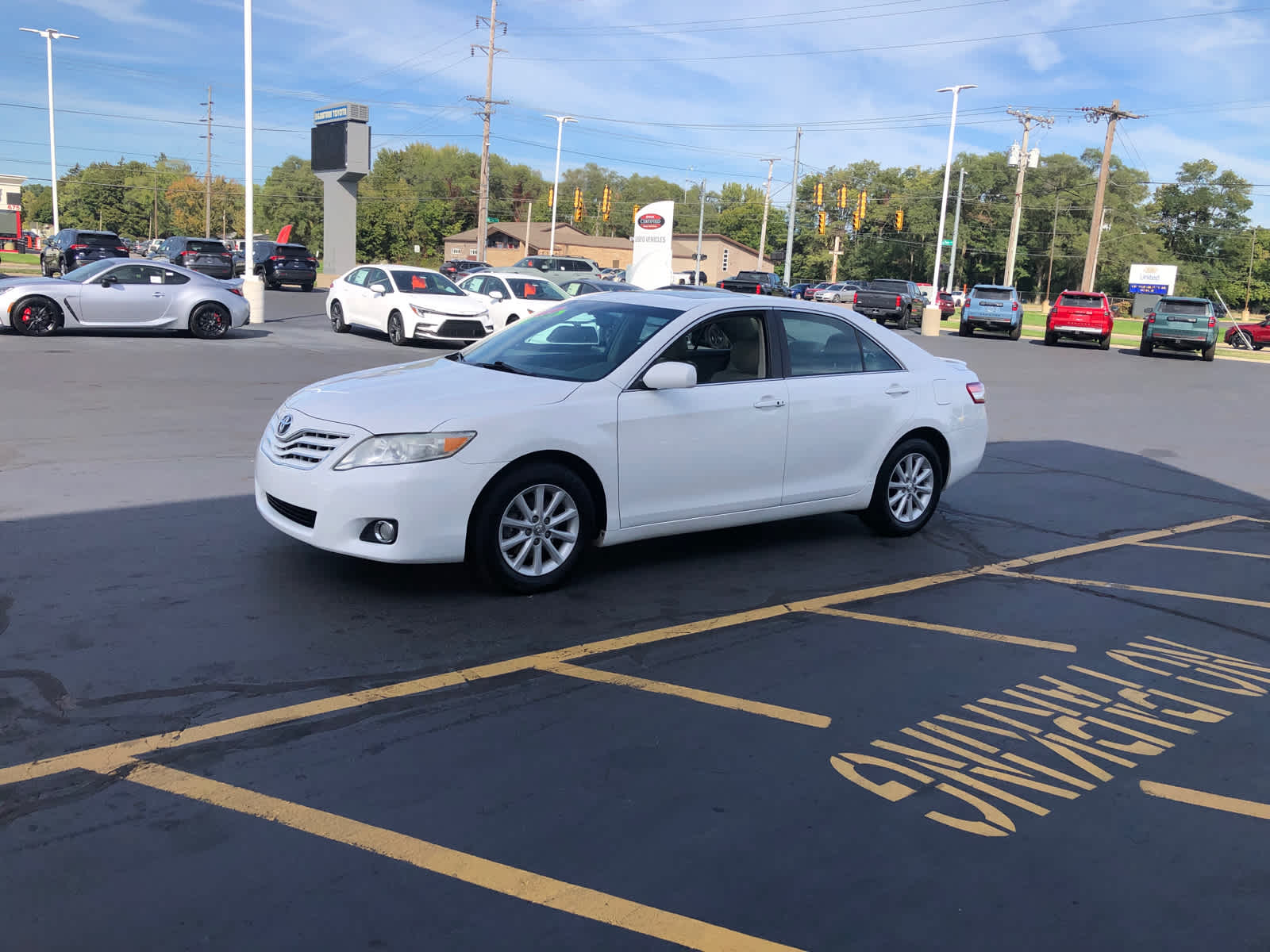 2011 Toyota Camry XLE photo 4