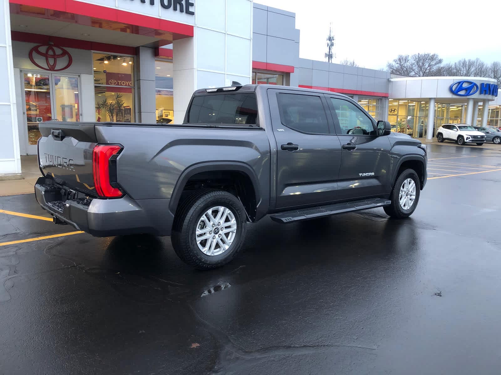Used 2022 Toyota Tundra SR5 with VIN 5TFLA5DB5NX050782 for sale in Benton Harbor, MI
