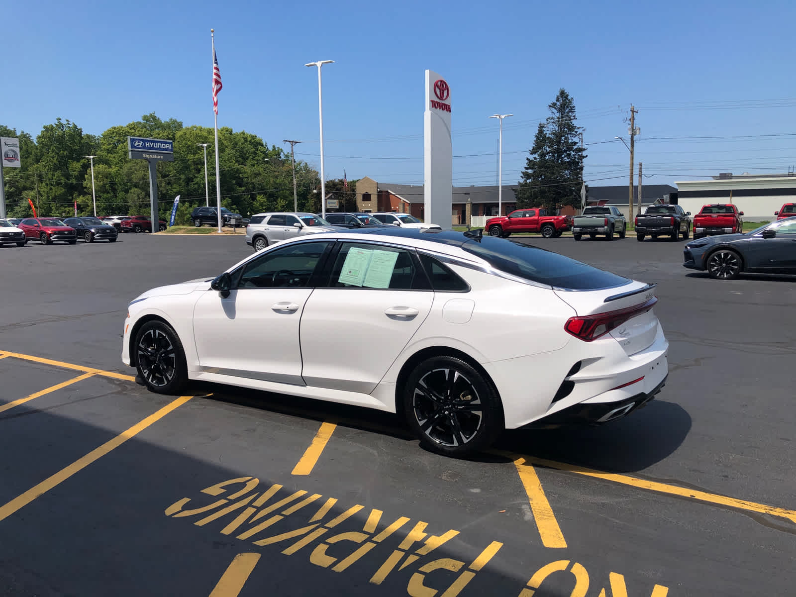 2023 Kia K5 GT-Line photo 3