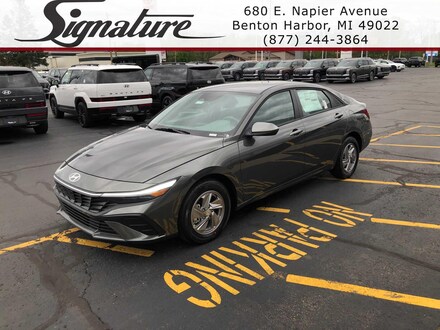 2026 Hyundai Elantra SE IVT