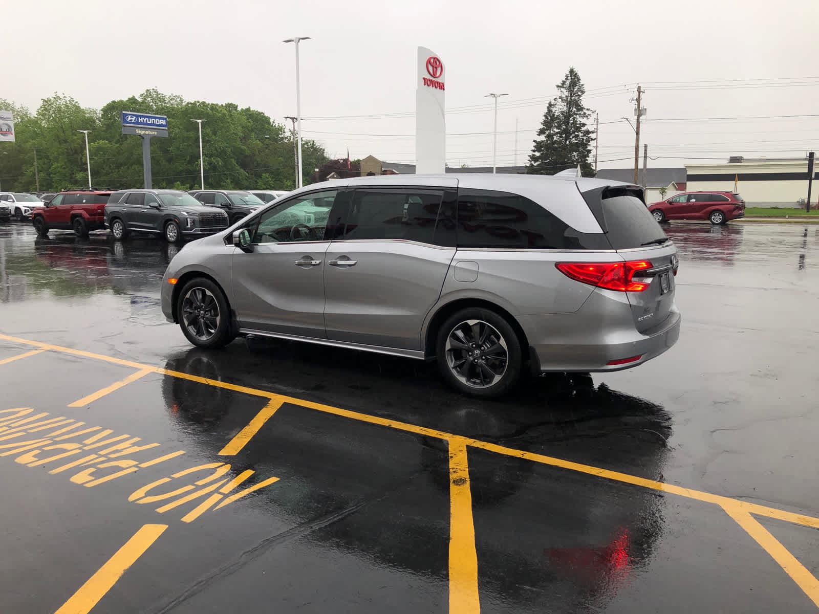 Used 2022 Honda Odyssey Elite with VIN 5FNRL6H94NB003075 for sale in Benton Harbor, MI