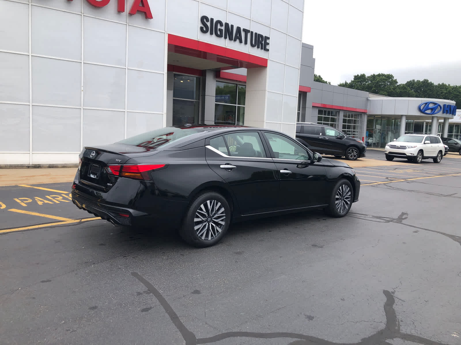 Used 2023 Nissan Altima SV with VIN 1N4BL4DW4PN334623 for sale in Benton Harbor, MI