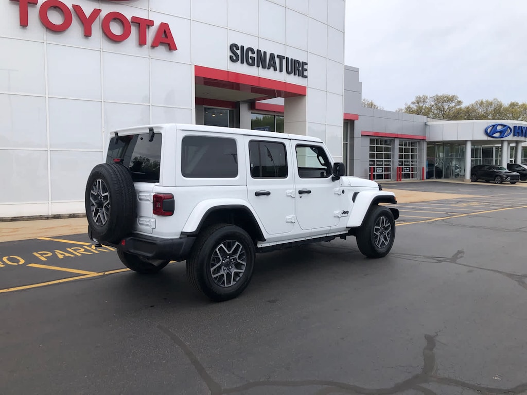Used 2025 Jeep Wrangler Sahara 4x4