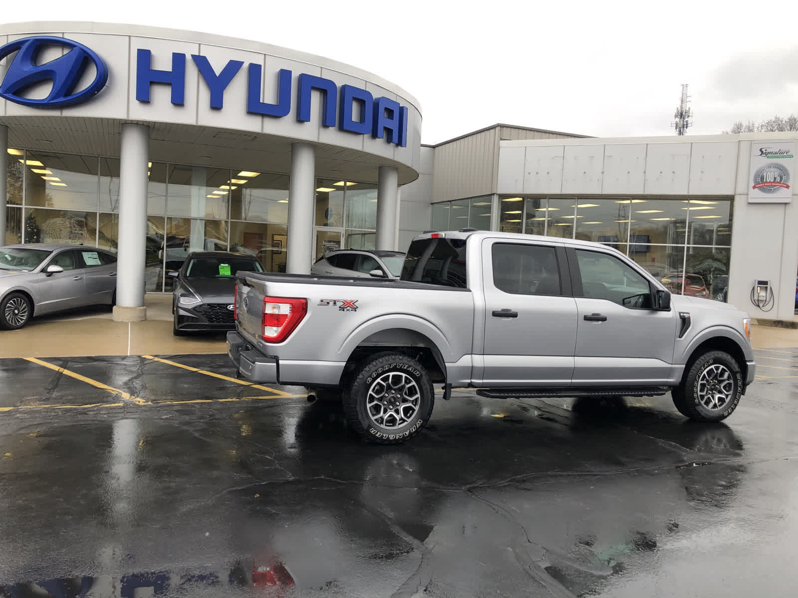 Used 2021 Ford F-150 XL with VIN 1FTEW1EP4MFA68305 for sale in Benton Harbor, MI