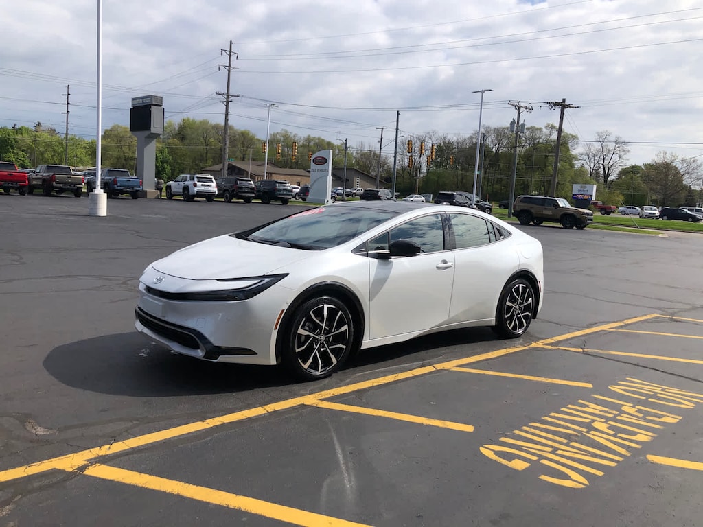 Used 2026 Toyota Prius Plug-In Hybrid XSE Premium (Natl)