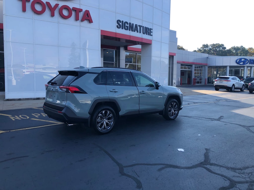Used 2022 Toyota RAV4 Hybrid XLE Premium AWD (Natl)