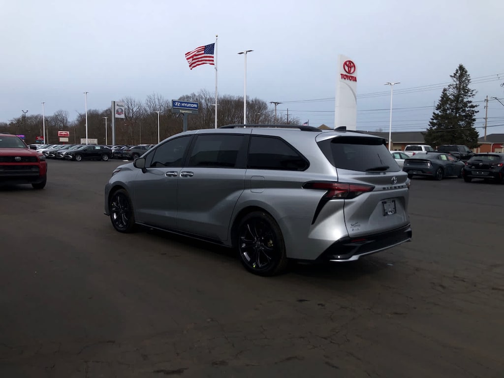 Certified 2025 Toyota Sienna XSE FWD 7-Passenger (Natl)