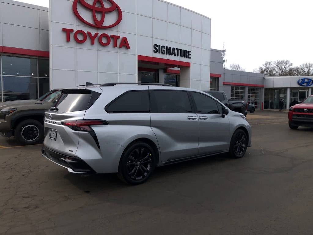 Certified 2025 Toyota Sienna XSE FWD 7-Passenger (Natl)