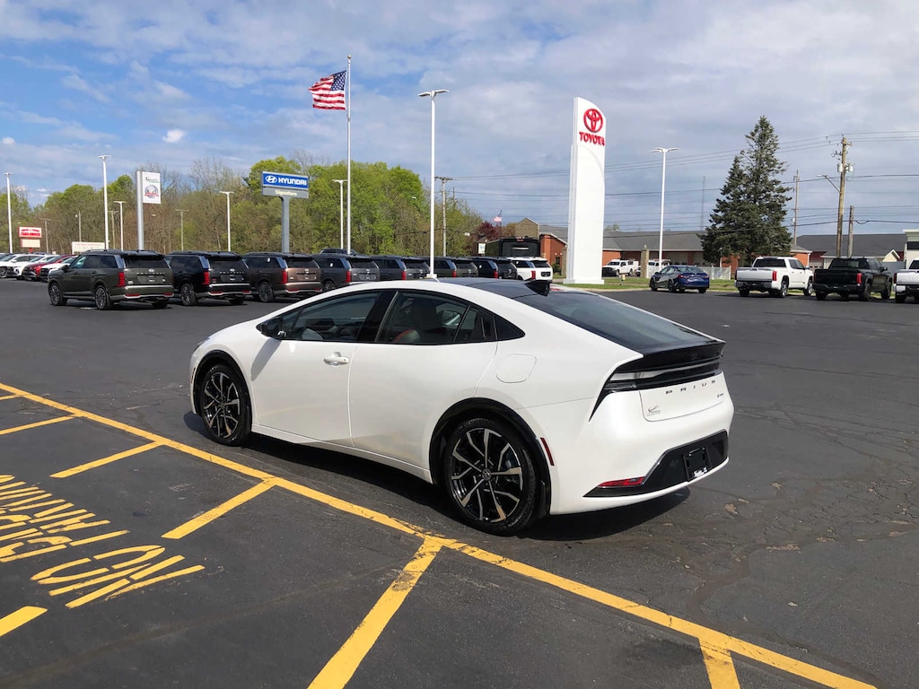 Used 2026 Toyota Prius Plug-In Hybrid XSE Premium (Natl)