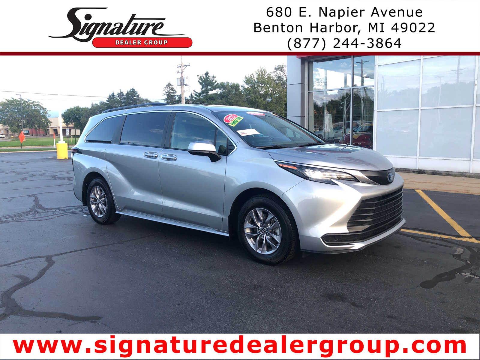 Certified 2025 Toyota Sienna LE FWD 8-Passenger (Natl)