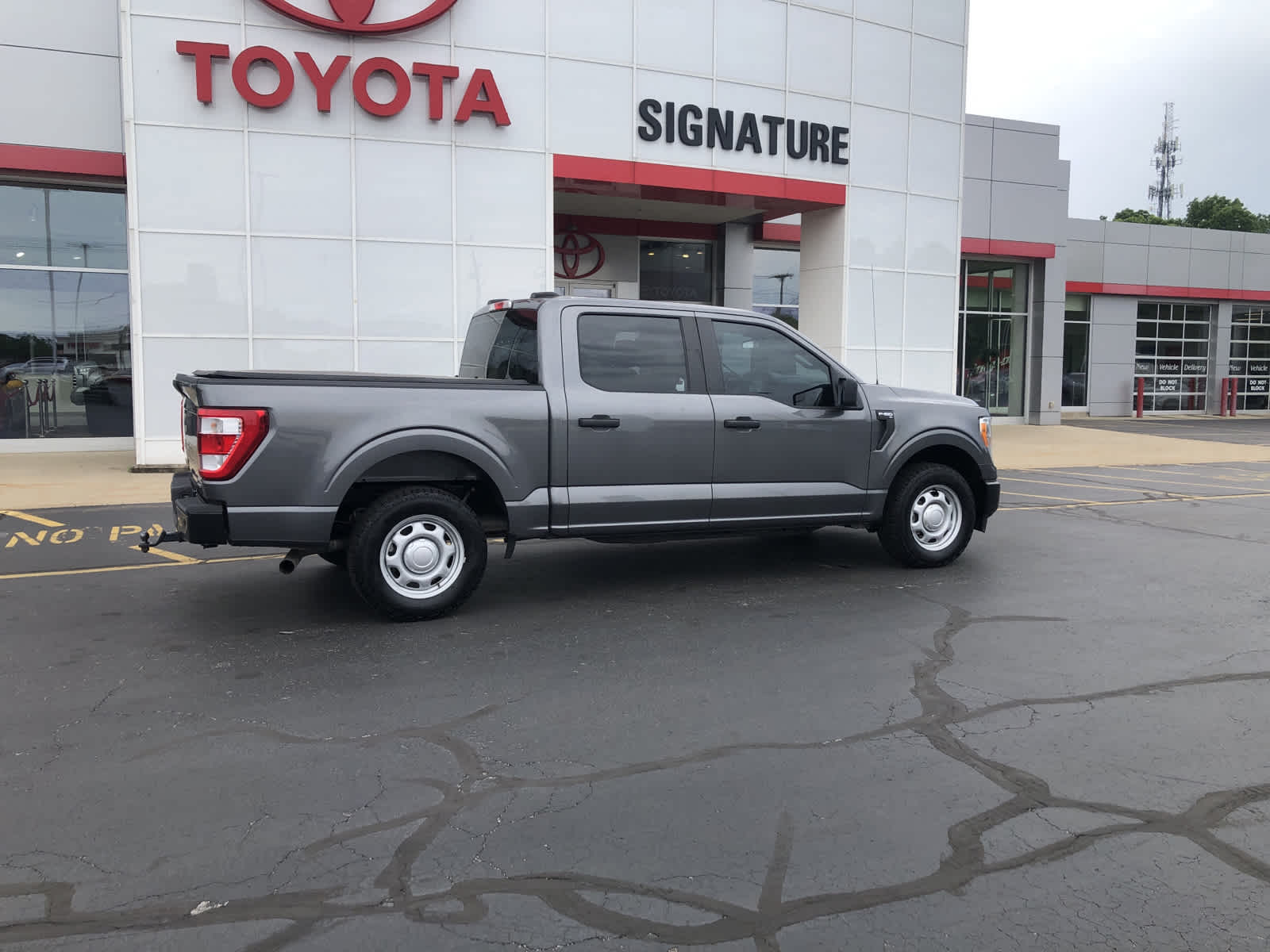 Used 2021 Ford F-150 XL with VIN 1FTEW1CP5MKD90977 for sale in Benton Harbor, MI