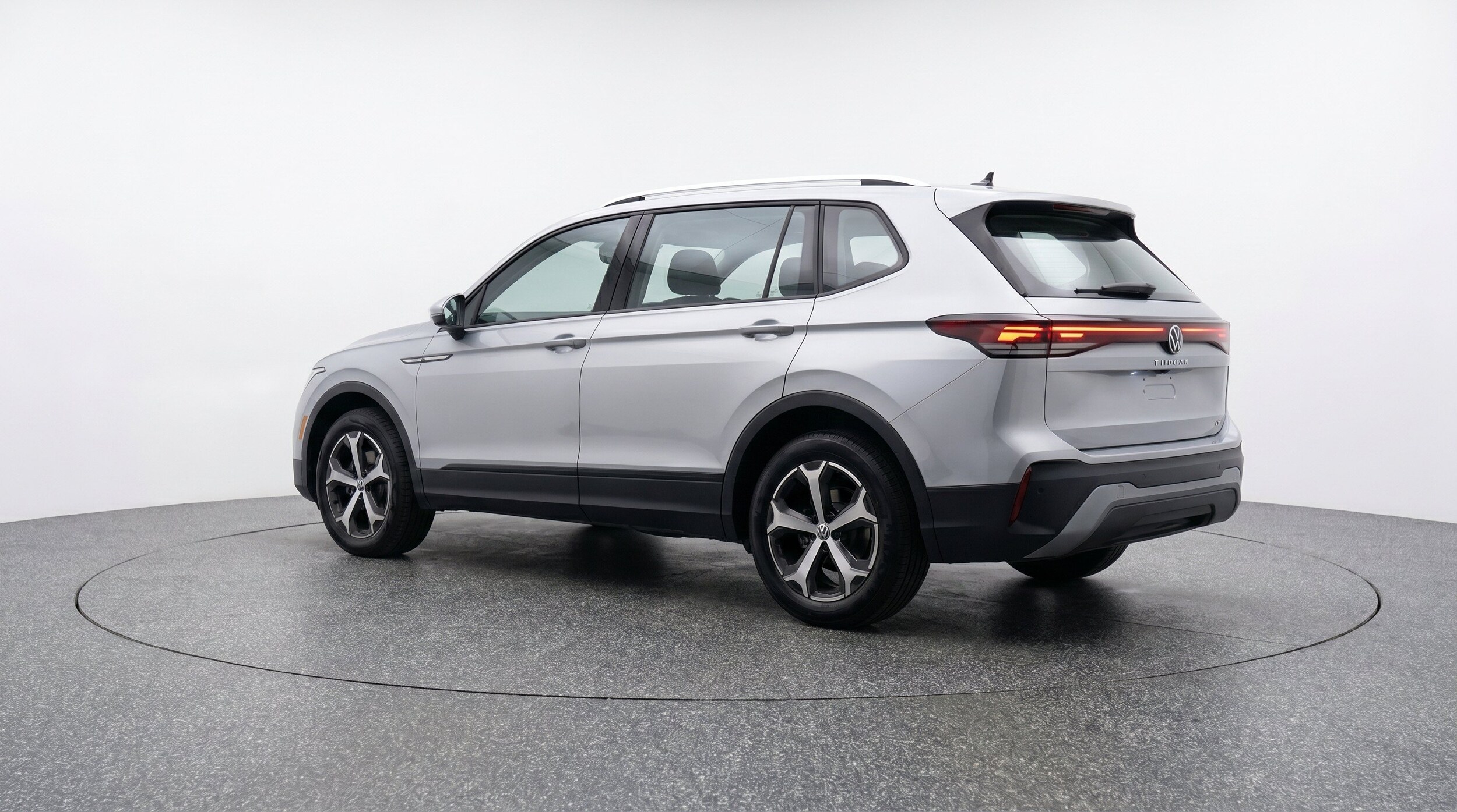 Thumbnail: 2026 Volkswagen Tiguan - 6