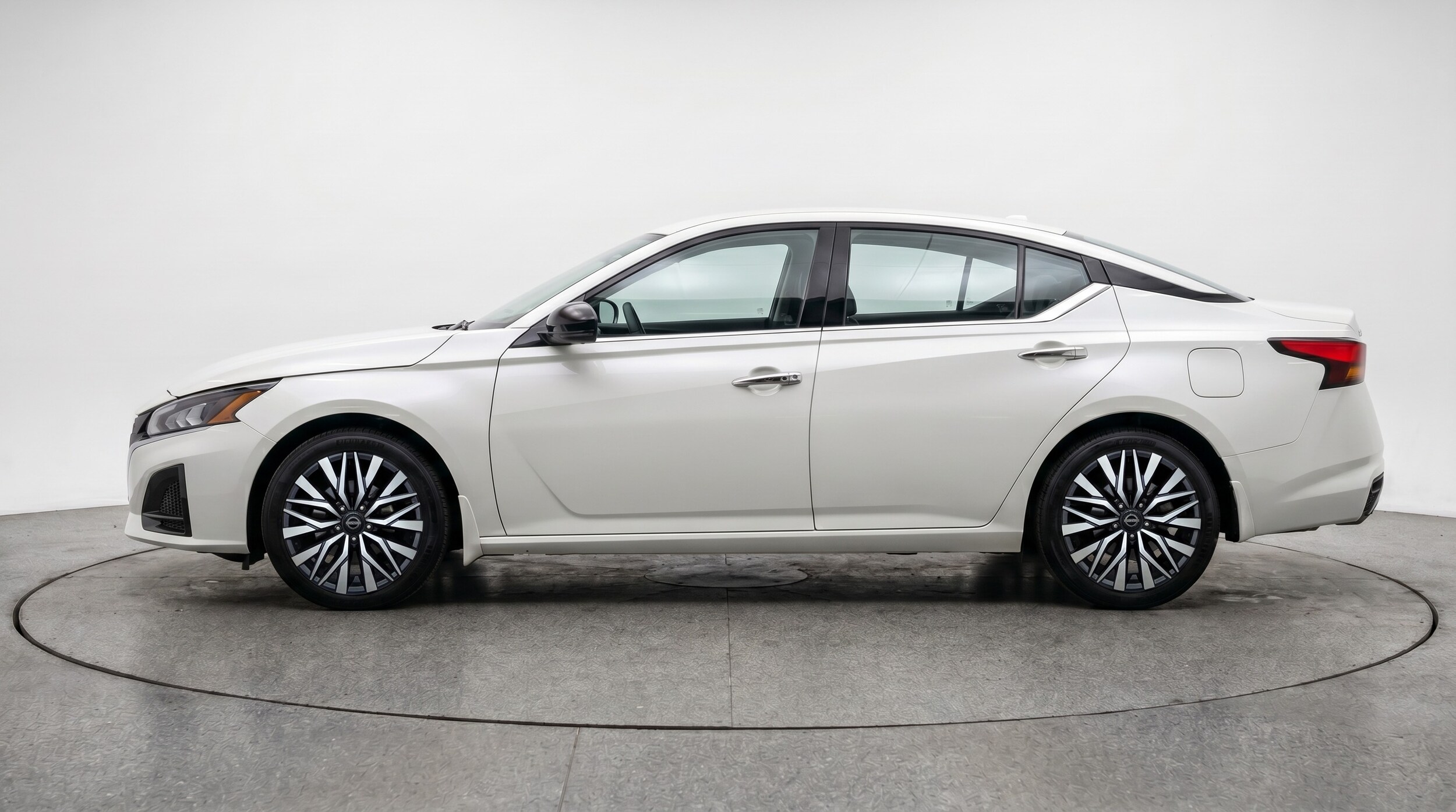 Thumbnail: 2025 Nissan Altima - 4